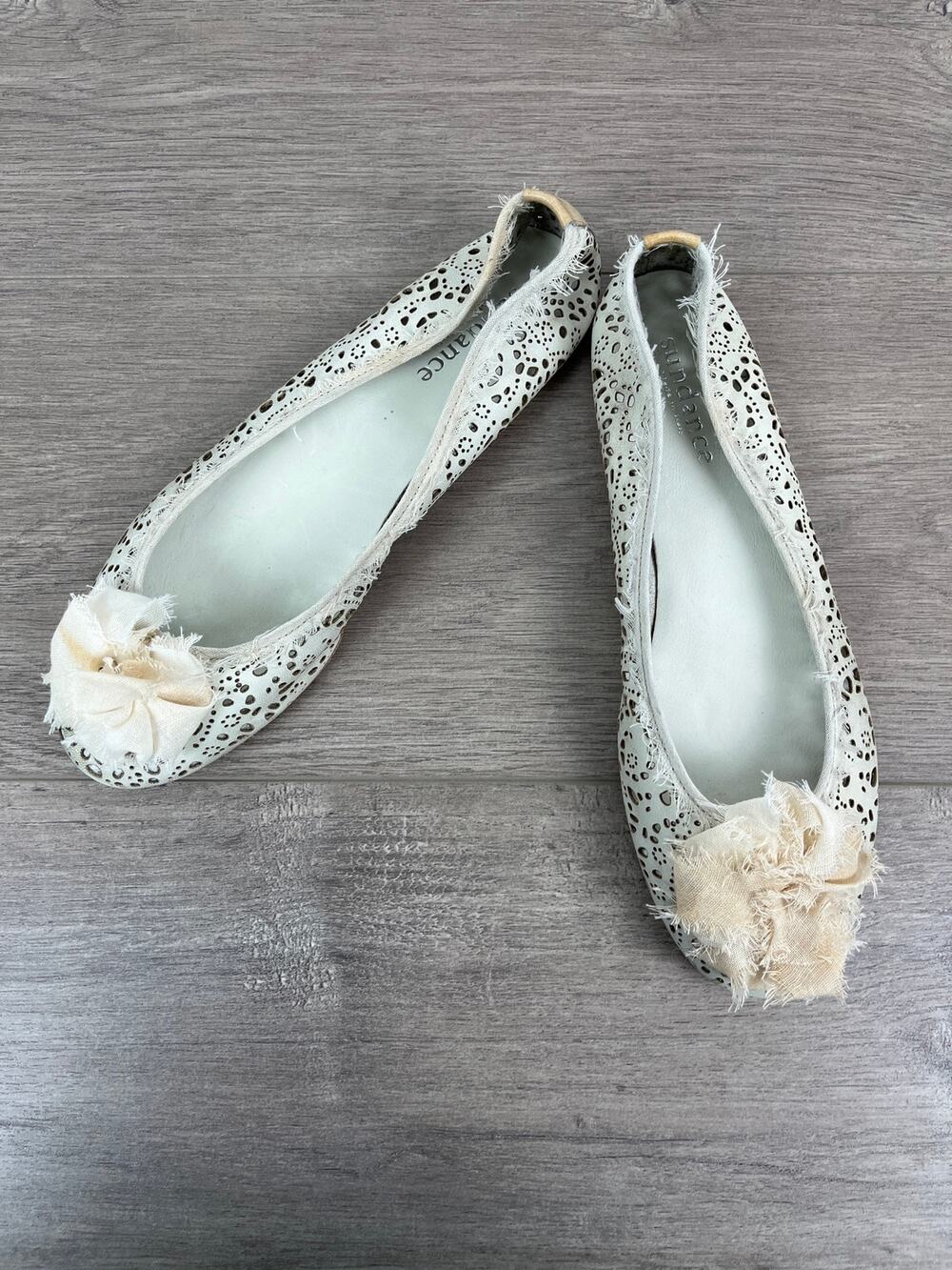 Sundance Cream Gray Laser Cut Rounded Toe Ballet Flats Sz.39(US 8.5) NWOB